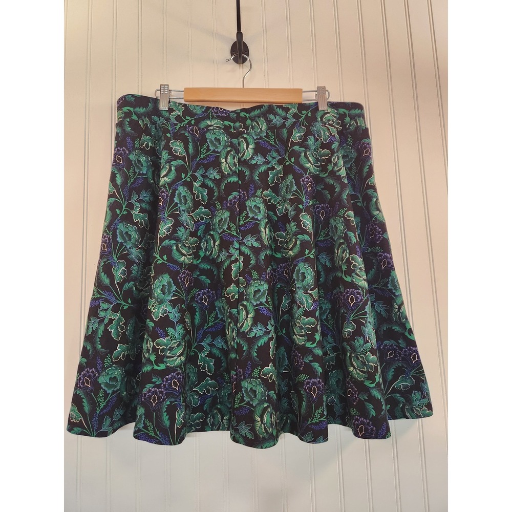 Torrid Skater Skirt Womens 2R Green Purple Floral Damask Ponte Knit Flare Mini - Picture 2 of 13